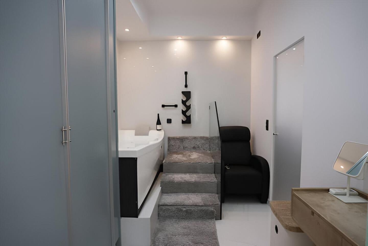 Paradise+ With Jacuzzi In The Heart Of Athens! Экстерьер фото