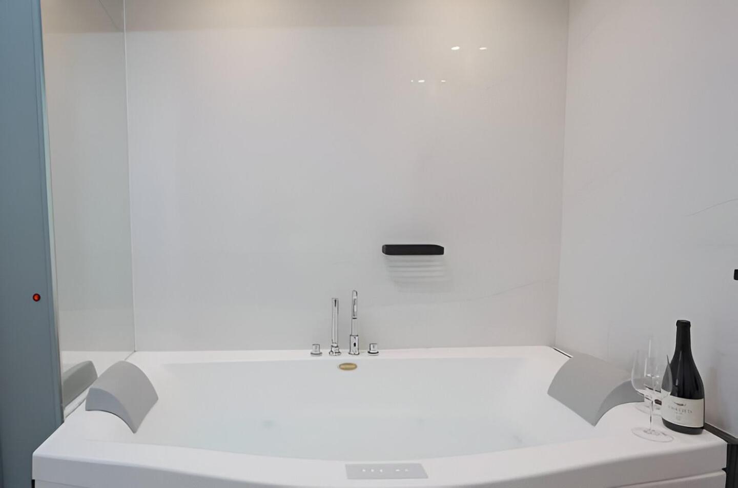 Paradise+ With Jacuzzi In The Heart Of Athens! Экстерьер фото